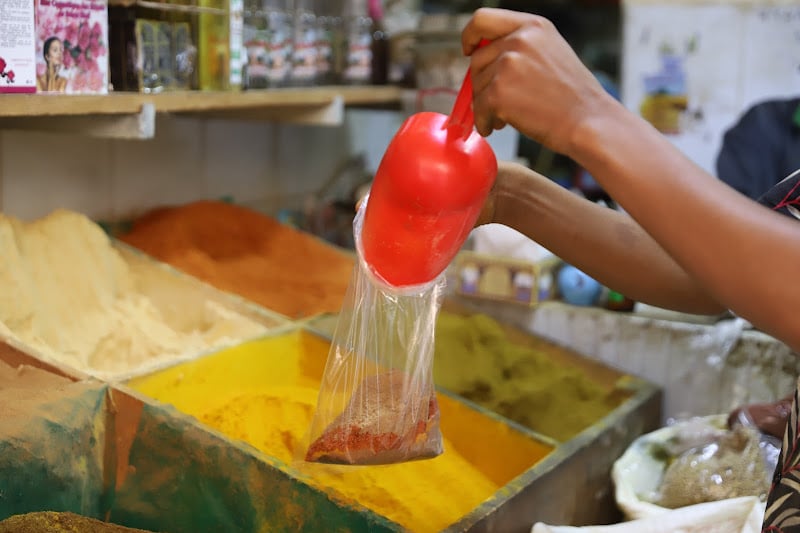 Contrebande d&rsquo;Épices au Maroc : Les Douanes Révèlent des Risques Sanitaires Majeurs à l&rsquo;approche du Ramadan
