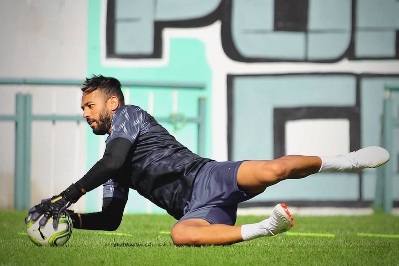 La RSB officialise l&rsquo;arrivée d&rsquo;Anass Zniti : un renfort clé après la blessure de Mounir El Mohamedi