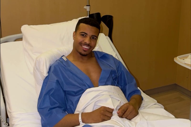 Hamza Igamane : Lumière au bout du tunnel après une Opération Réussie au Genou