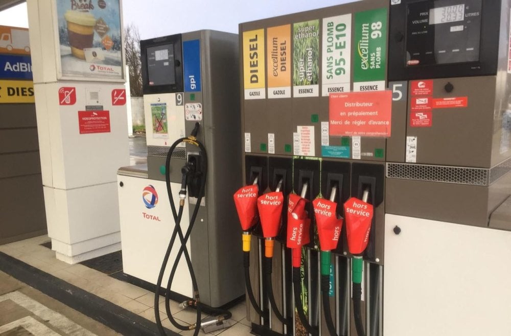 Hausse des prix des carburants : l&rsquo;opposition interpelle le gouvernement