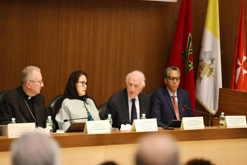 André Azoulay souligne le renouveau des relations Maroc-Vatican à l&rsquo;occasion du 50e anniversaire