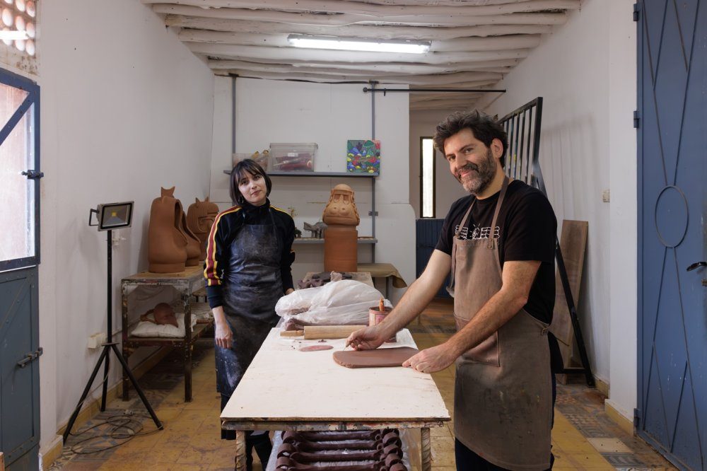 Marrakech : l&rsquo;exposition « Les battements d&rsquo;ailes des crocodiles » réunit les artistes Natalia Manta et Poes