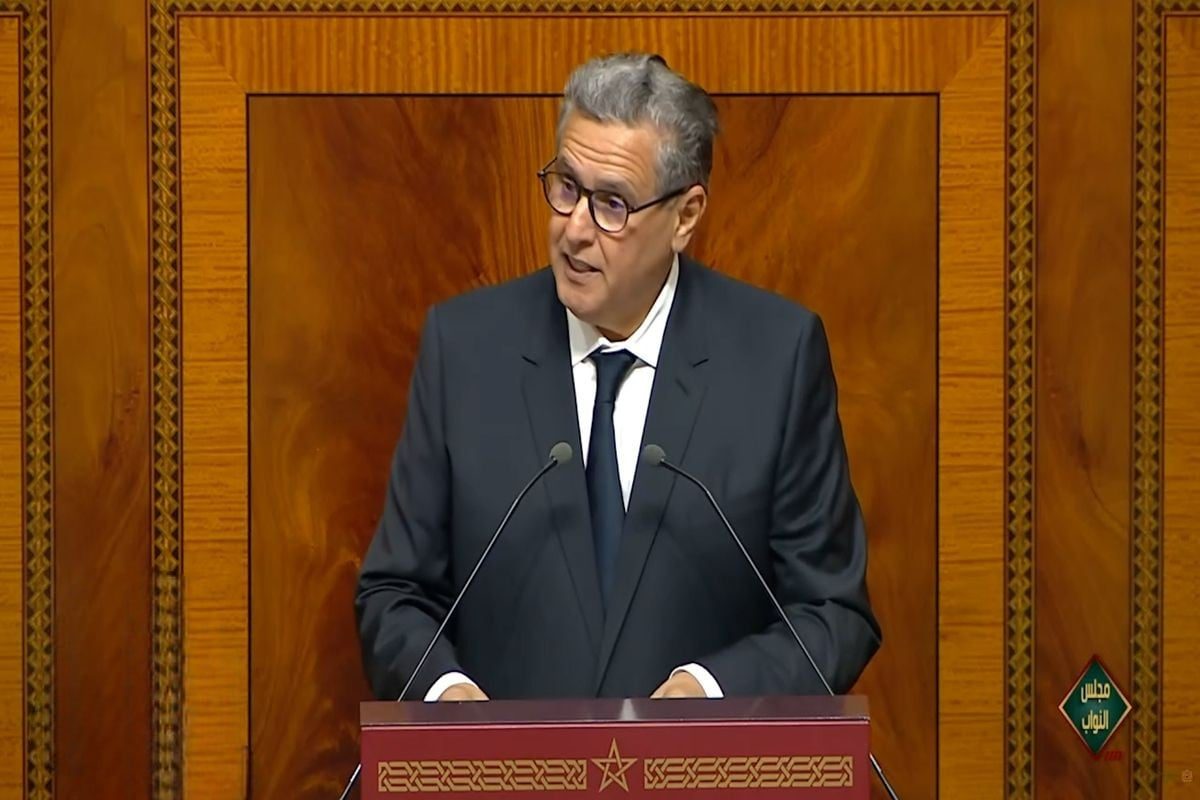 Akhannouch présente le bilan gouvernemental devant le Parlement, insistant sur la redevabilité