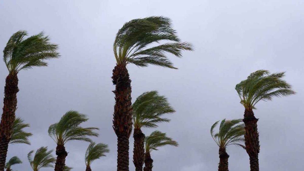 Alerte météo : rafales de vent et chasse-poussières prévues ce lundi dans six provinces marocaines