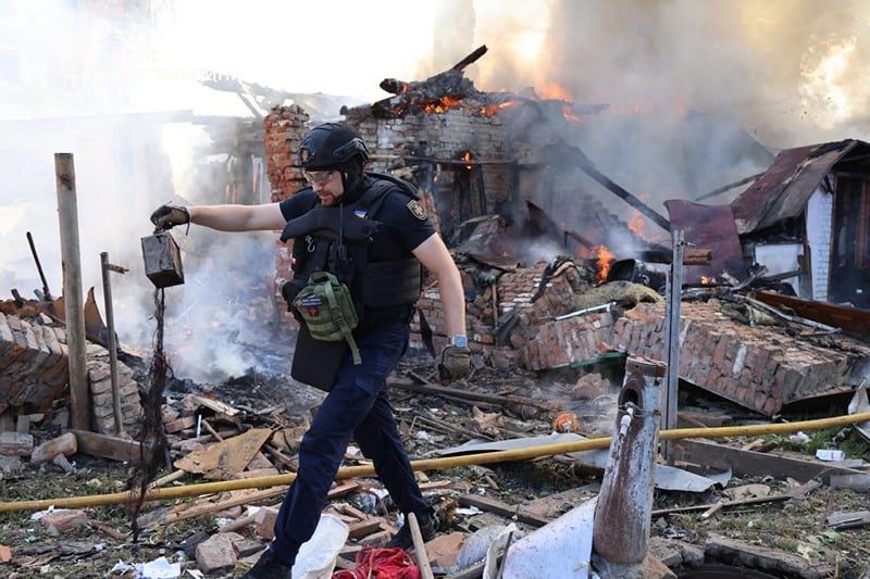 Frappes russes sur des infrastructures énergétiques à Kiev : au moins quatre morts