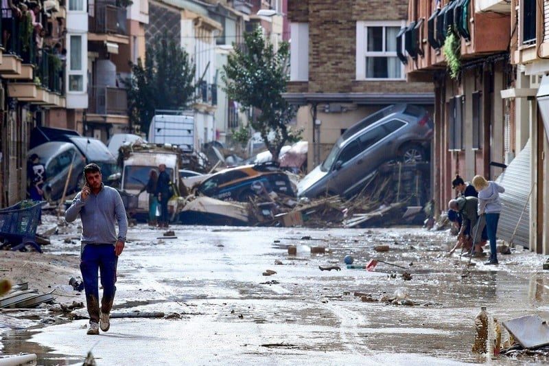 Espagne : une femme de 102 ans décède après des inondations dans le sud-est du pays